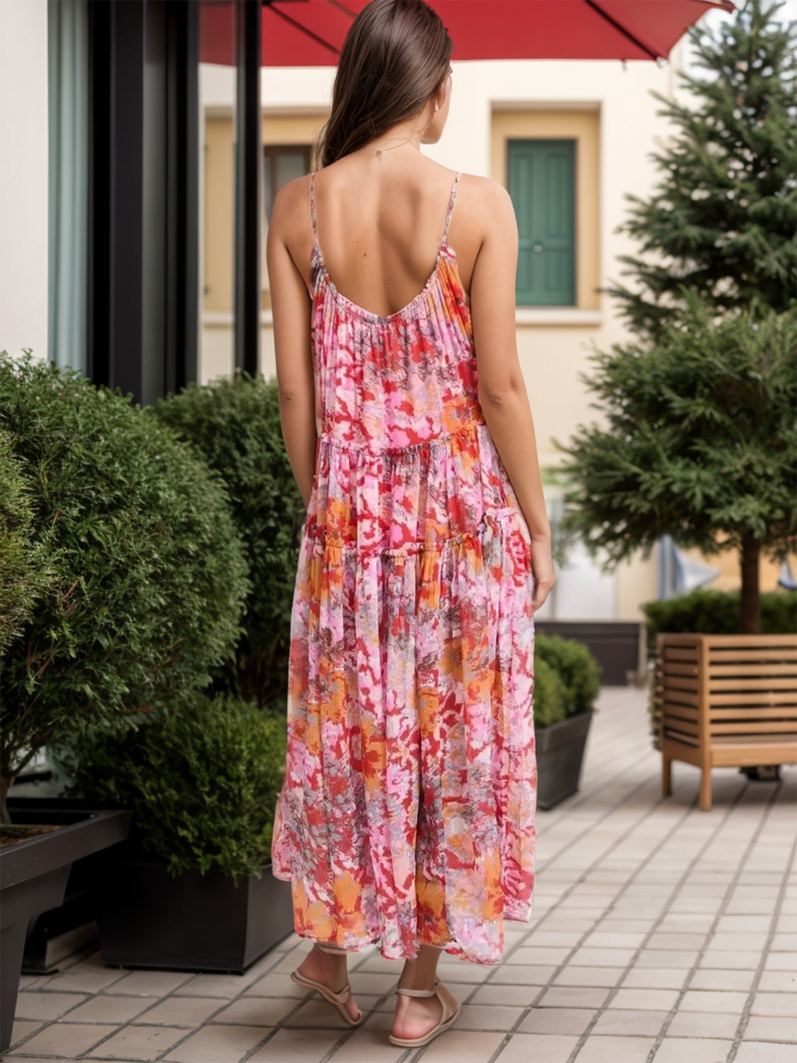 Vestido sin mangas con cuello en V y estampado escalonado