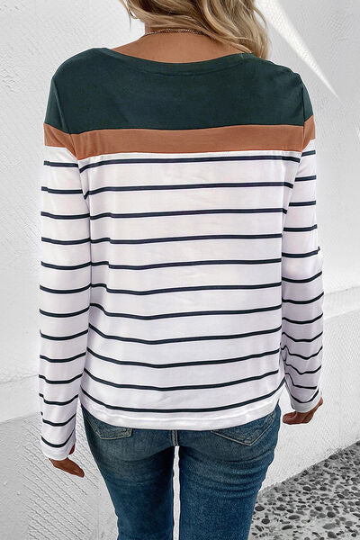 Camiseta de manga larga con cuello redondo a rayas