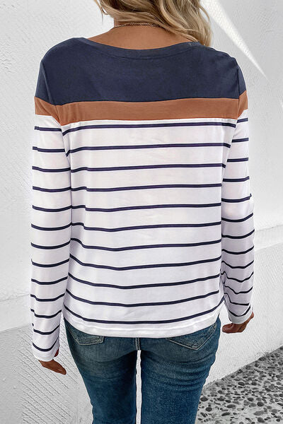 Camiseta de manga larga con cuello redondo a rayas